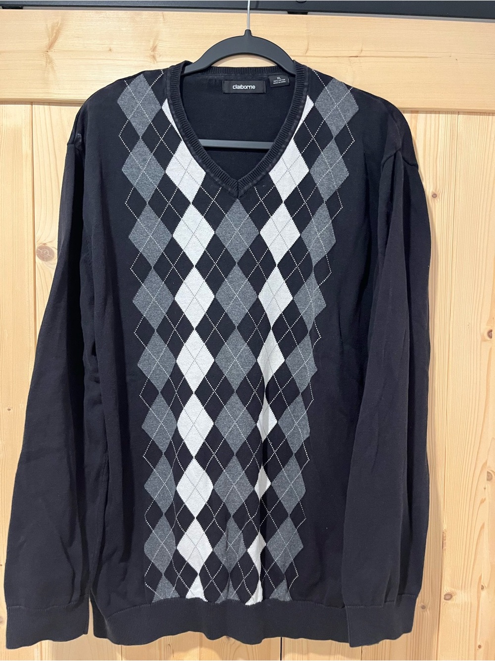 Claiborne Men's Black Argyle V-Neck Sweater with Gray and White Diamonds XL
